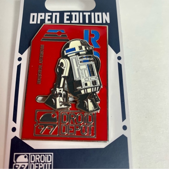 NWT. Disney Star Wars R2-D2 pin. Slider pin where R2D2 slides back and forth. - Picture 2 of 6